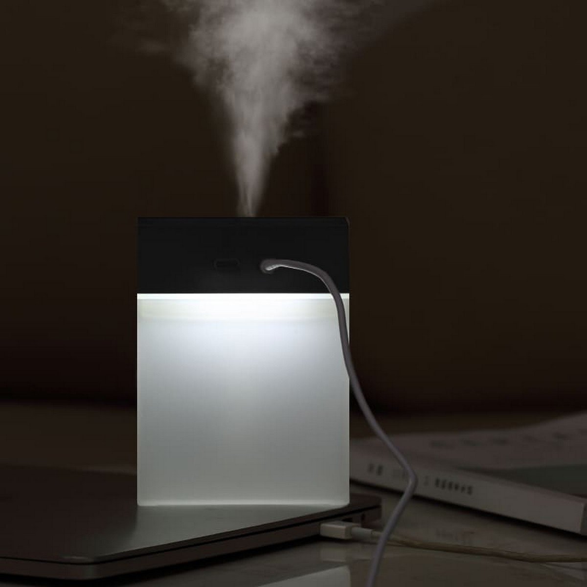 Portable Humidifier X with LED Light - Compact & Efficient