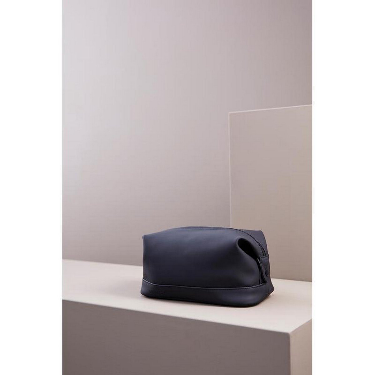 VINGA Baltimore Wash Bag - Stylish & Travel-Friendly Design